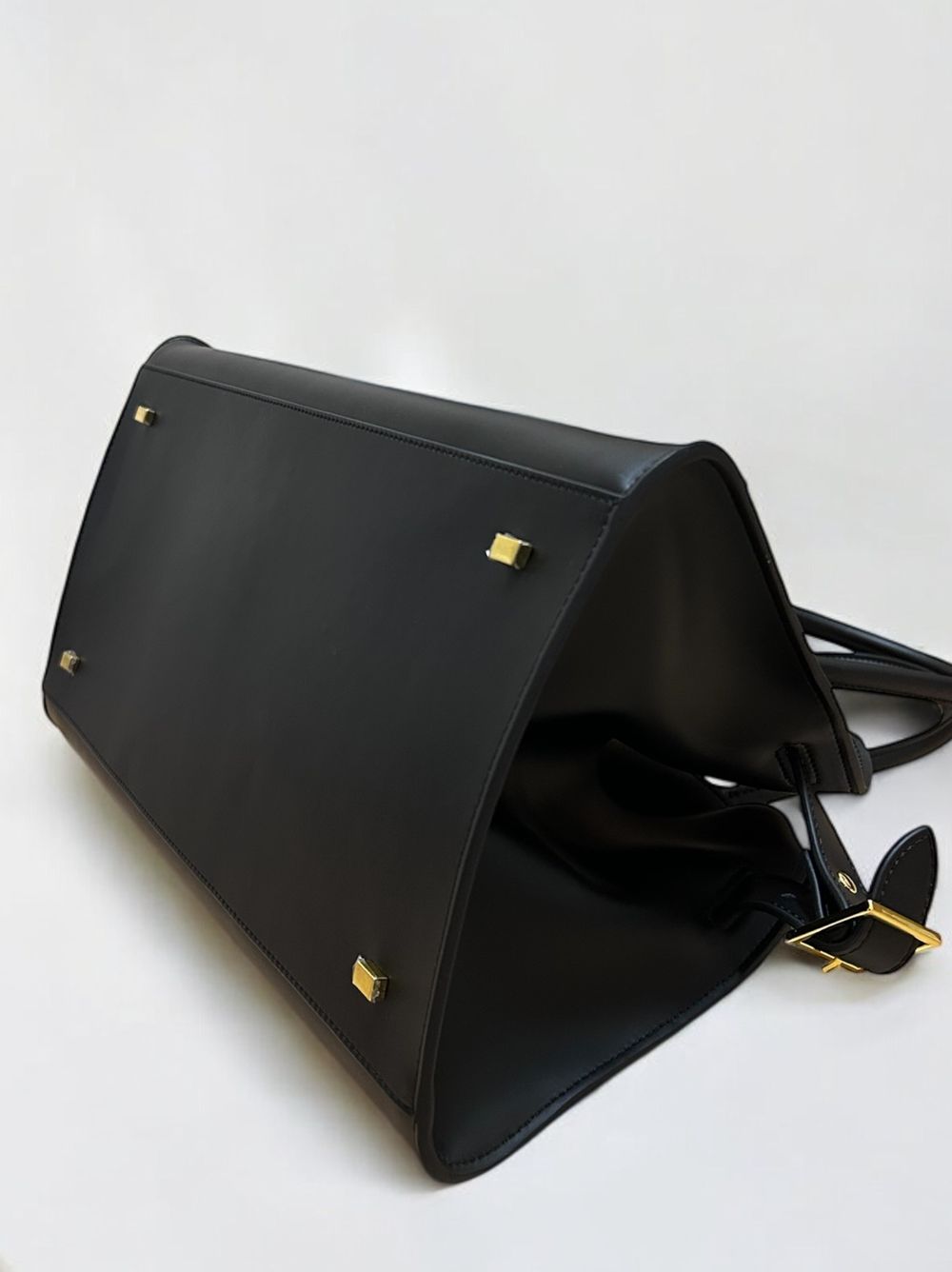 Smooth real leather trapezoid トートバッグ