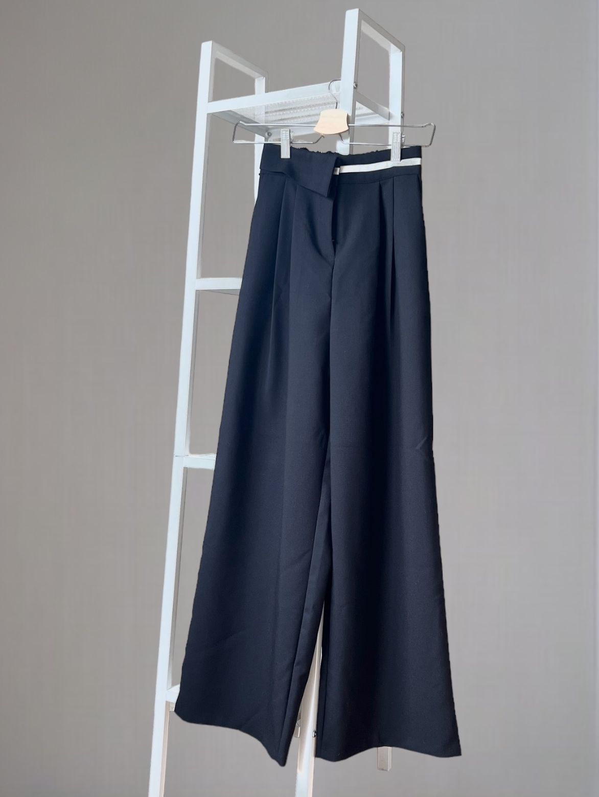 ウエストラインストレートスラックス