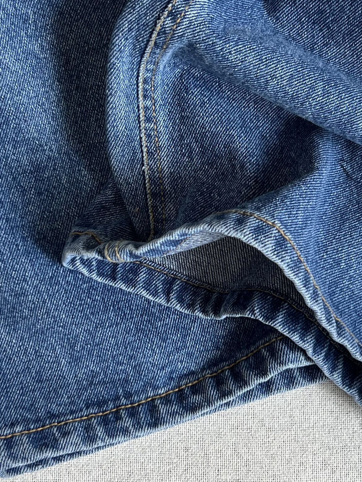 Soft curve タックデニムパンツ