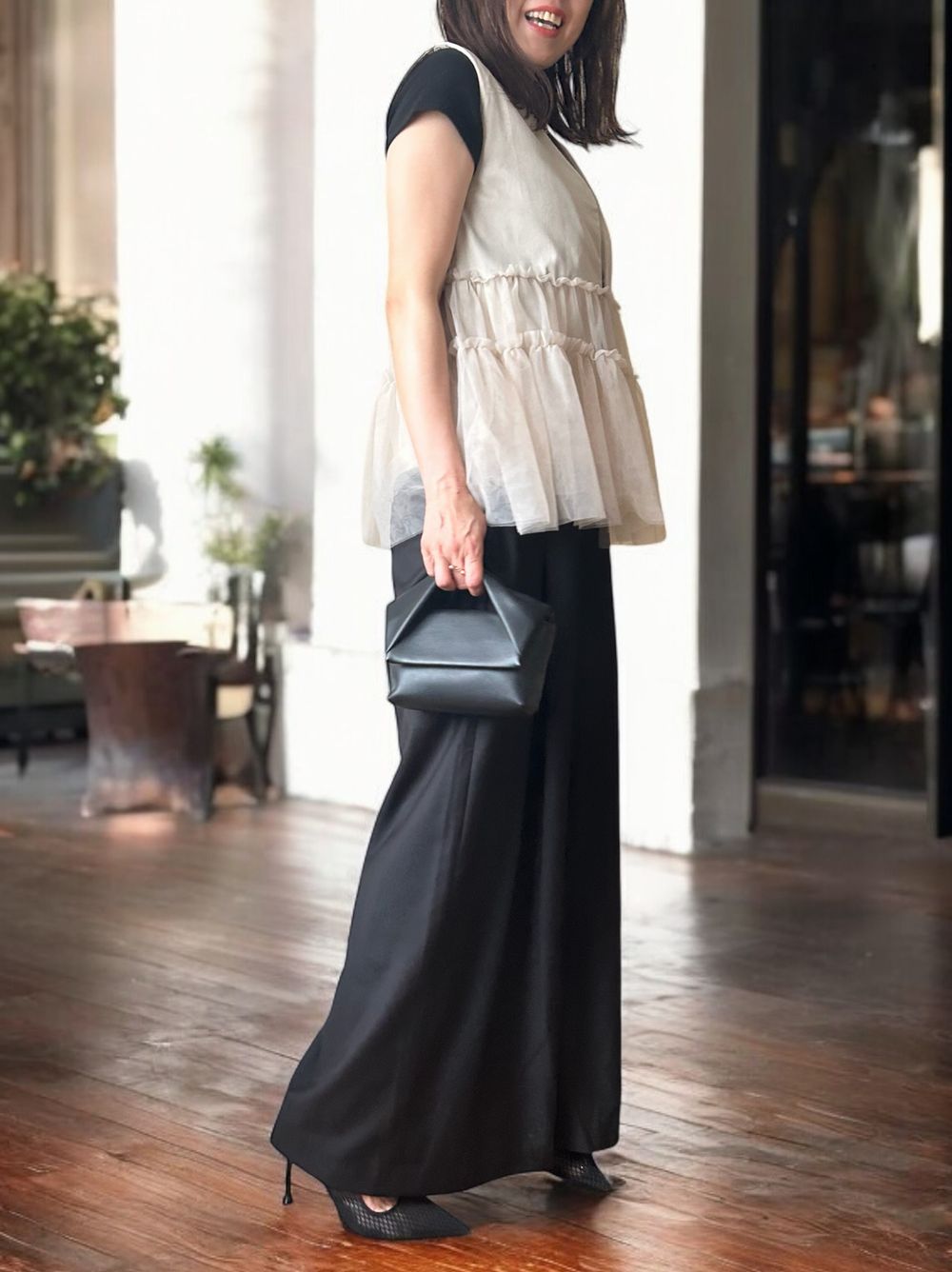 Chiffon frill Vネックペプラムベスト