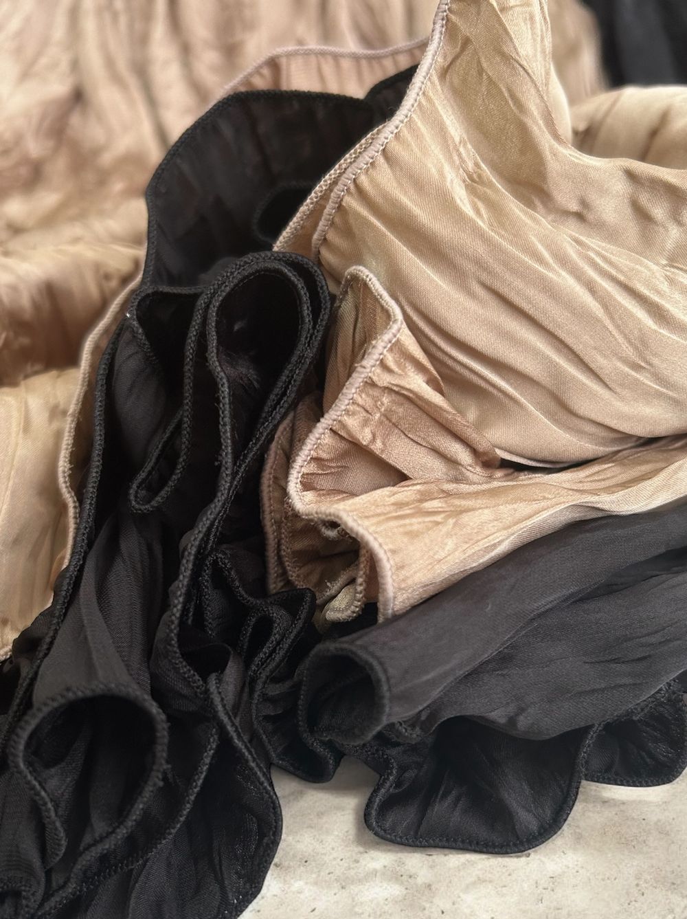 Shiny pleats フレアスカート