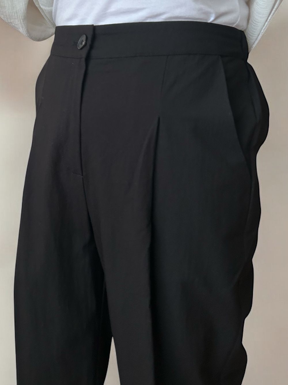 Nylon croped テーパードパンツ