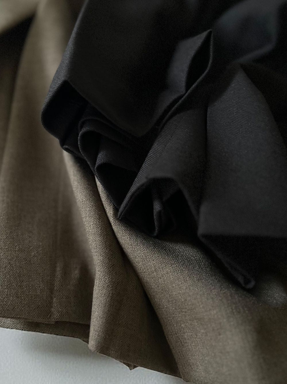 Side slit ミディプリーツスカート