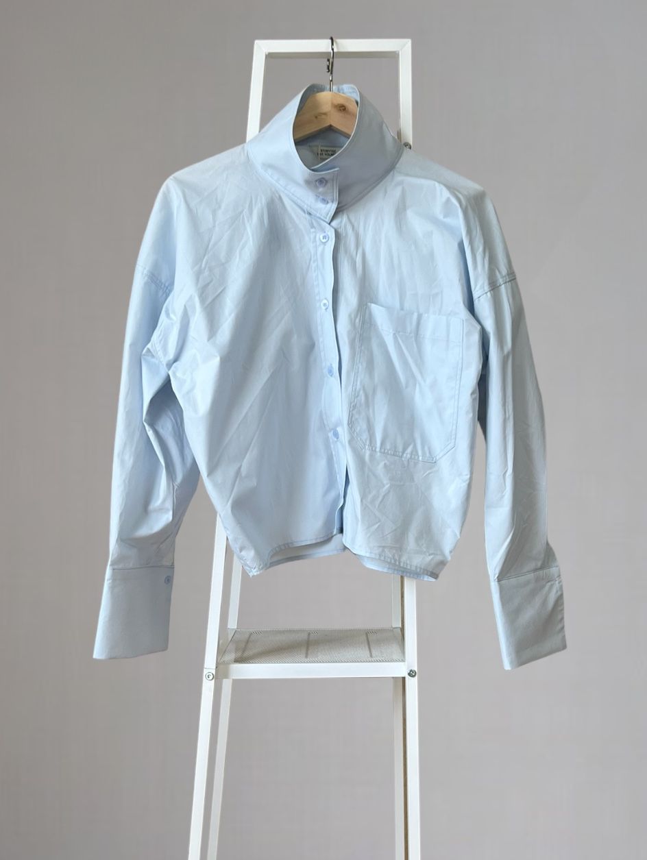 スタンドカラーシャツ