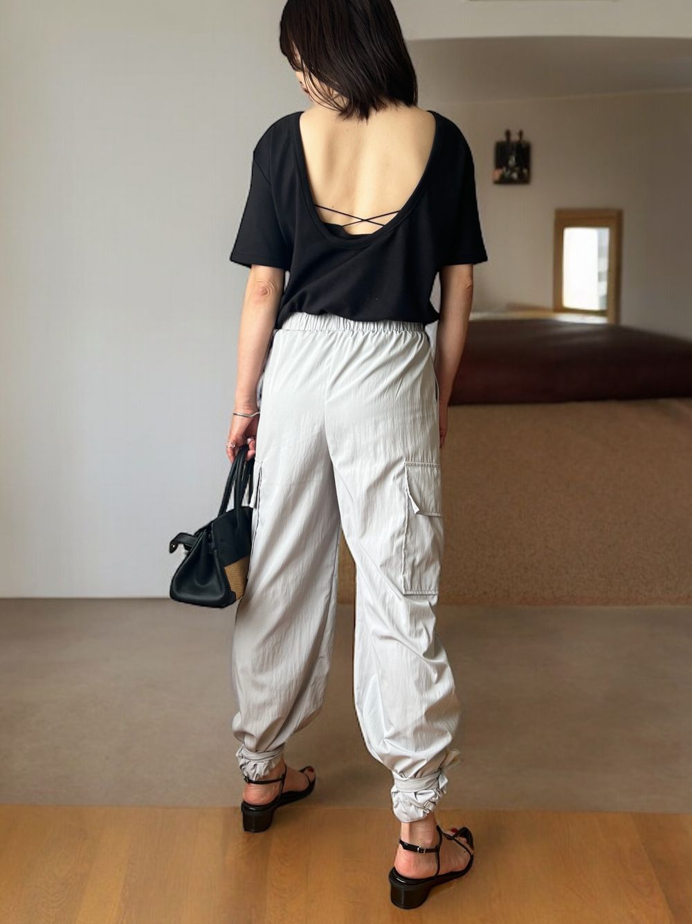 Back scoop neckline トップス