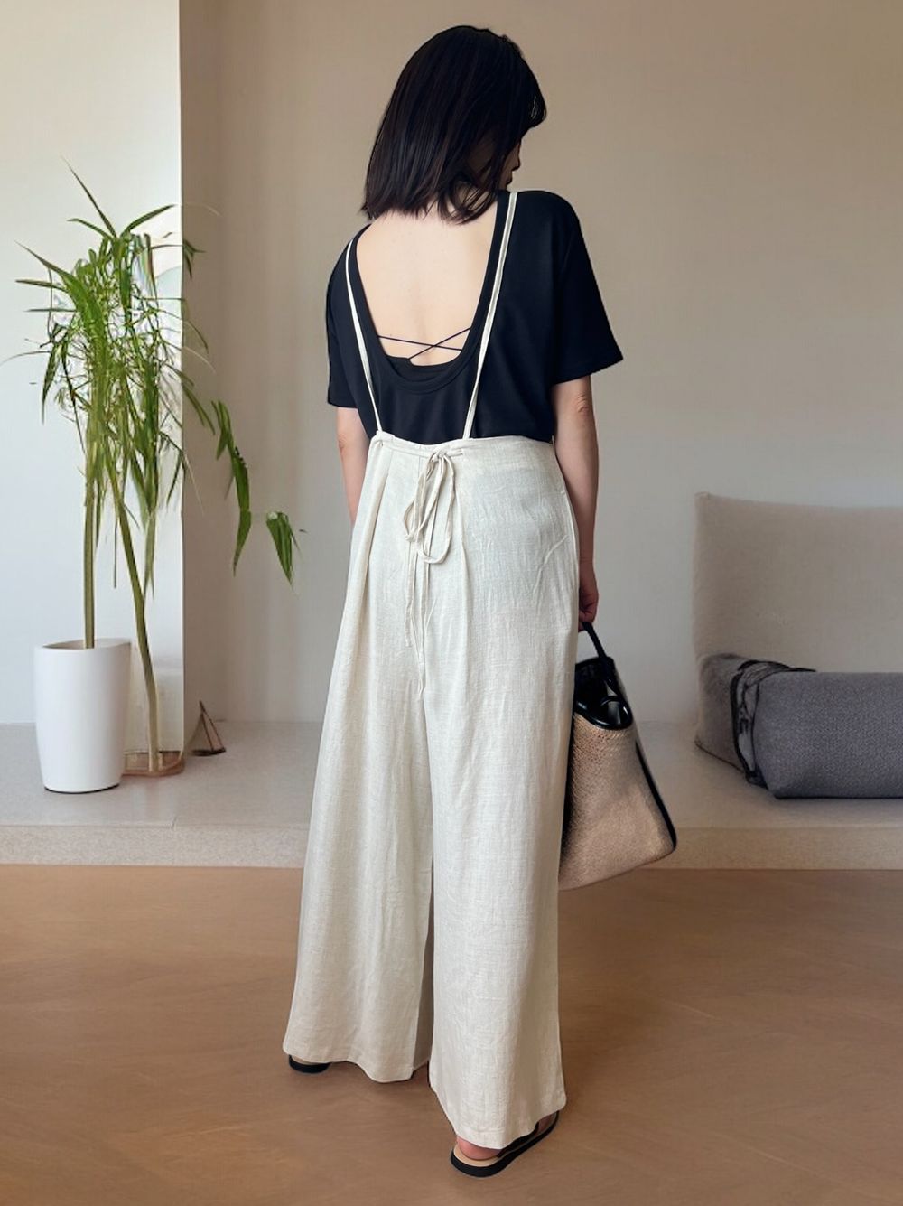 Back scoop neckline トップス