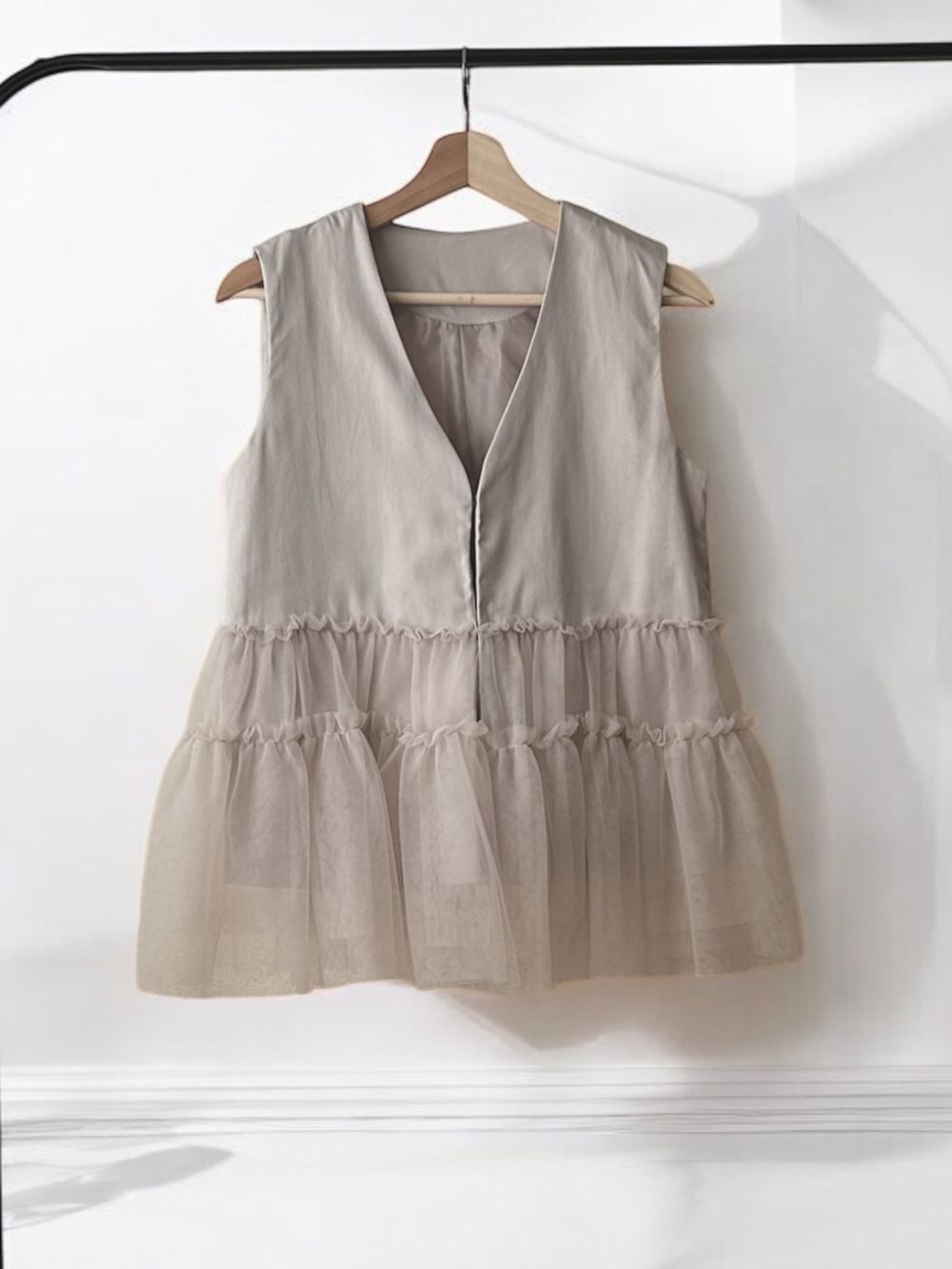 Chiffon frill Vネックペプラムベスト