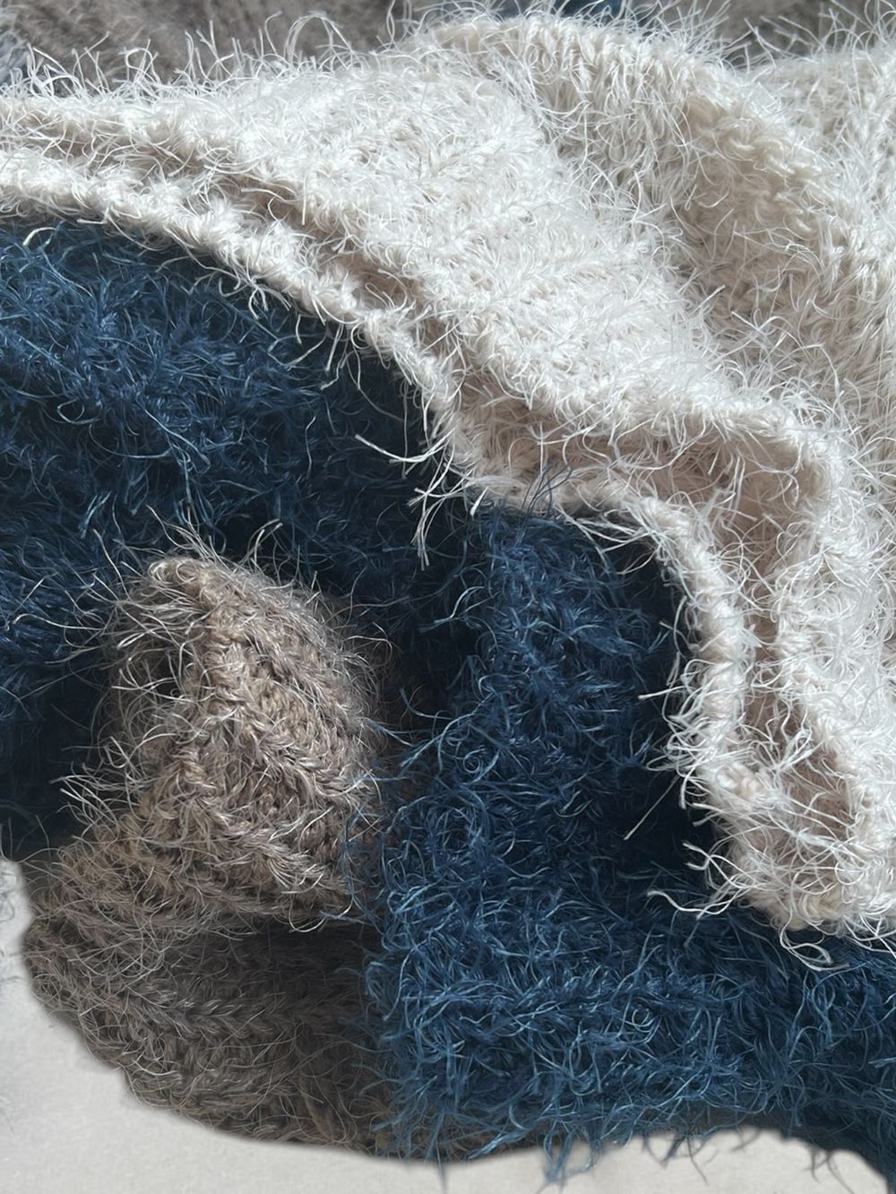 Mohair likeルーズローゲージニット