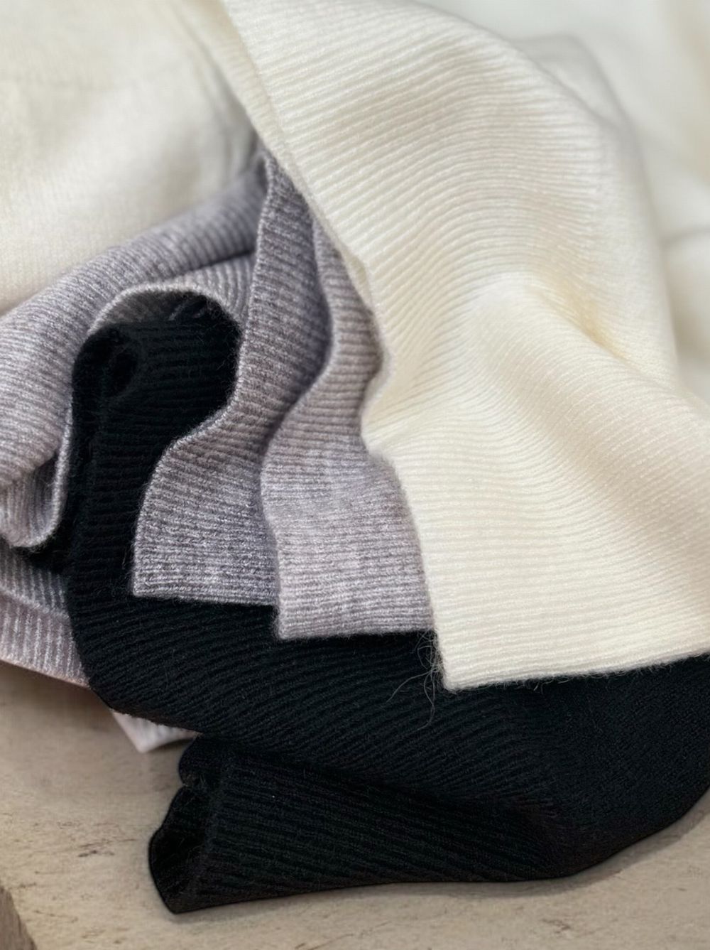 Basic simple クルーネックスムースニット