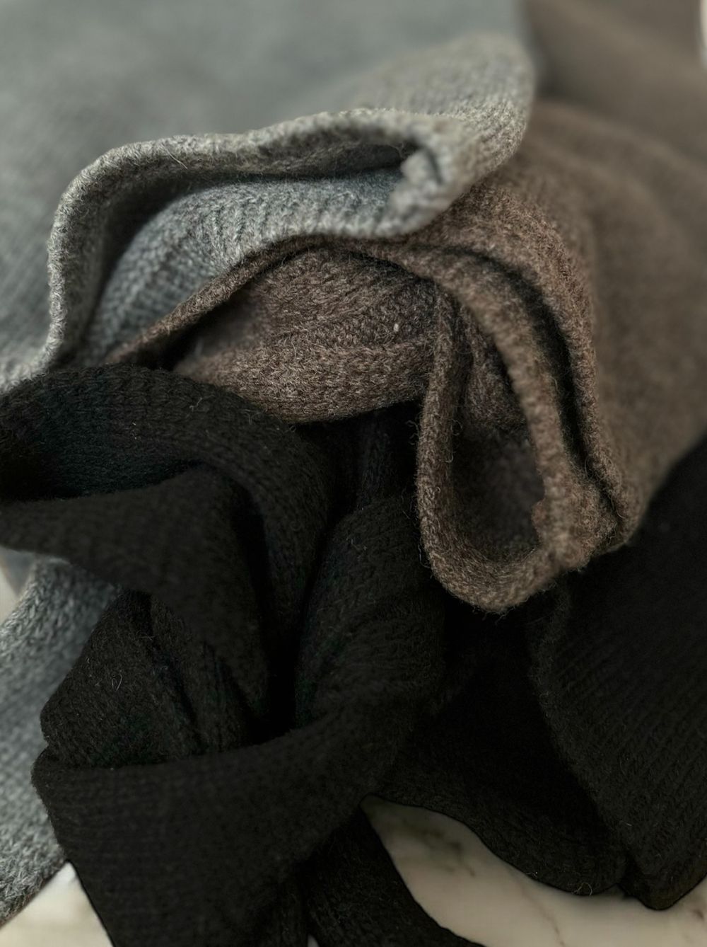 V neck knit カシュクールベスト