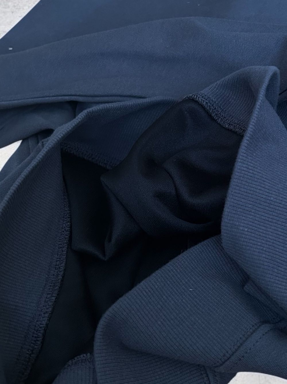 バルーンスリーブBox V kneck sweatshirt