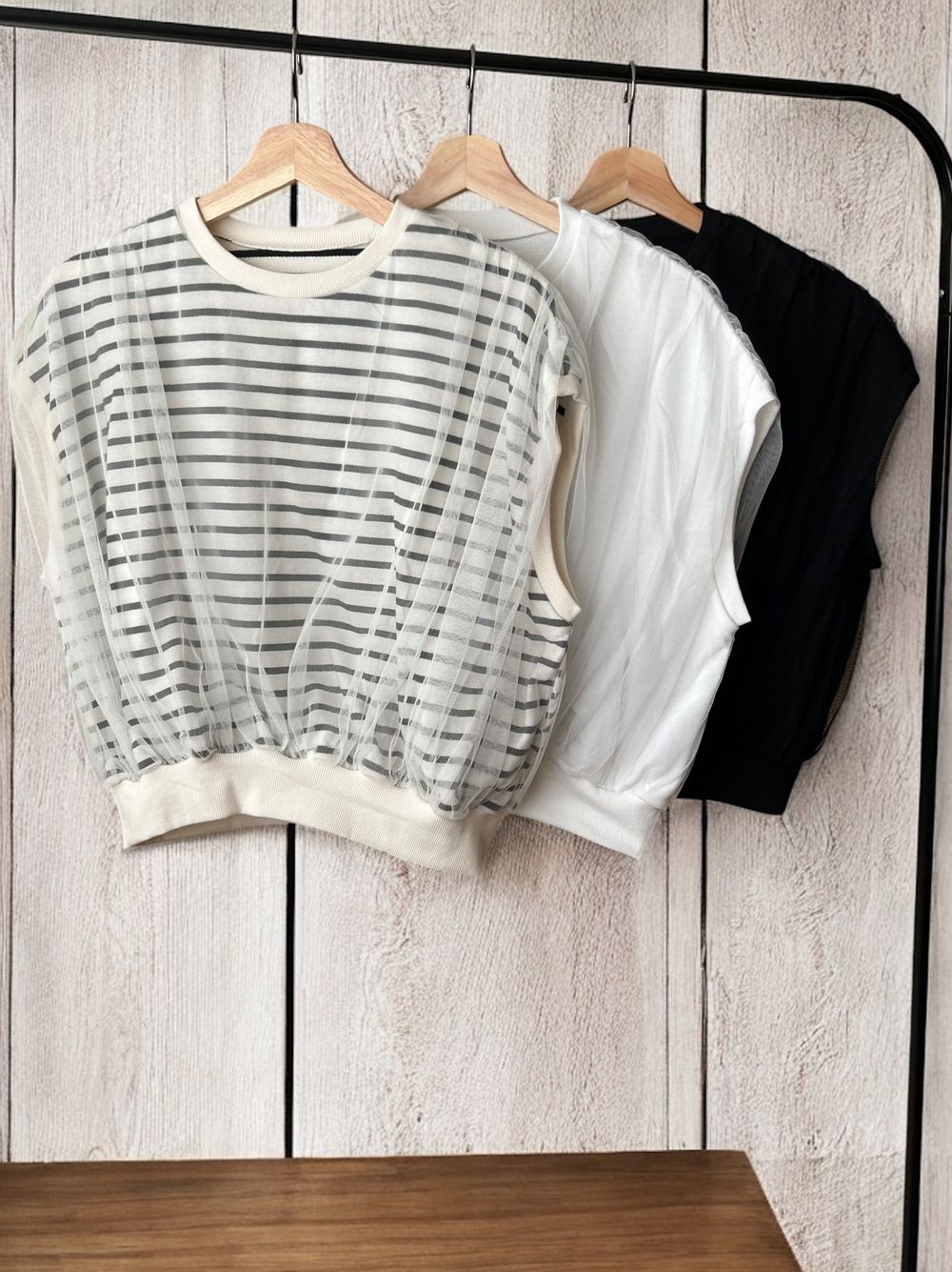 Mesh layered クルーネックトップス
