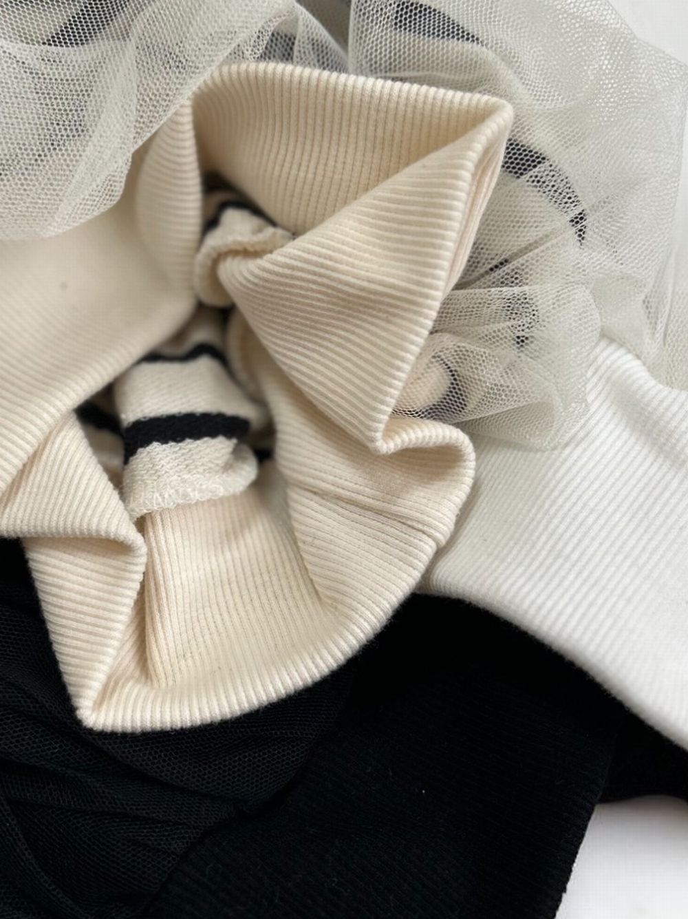 Mesh layered クルーネックトップス