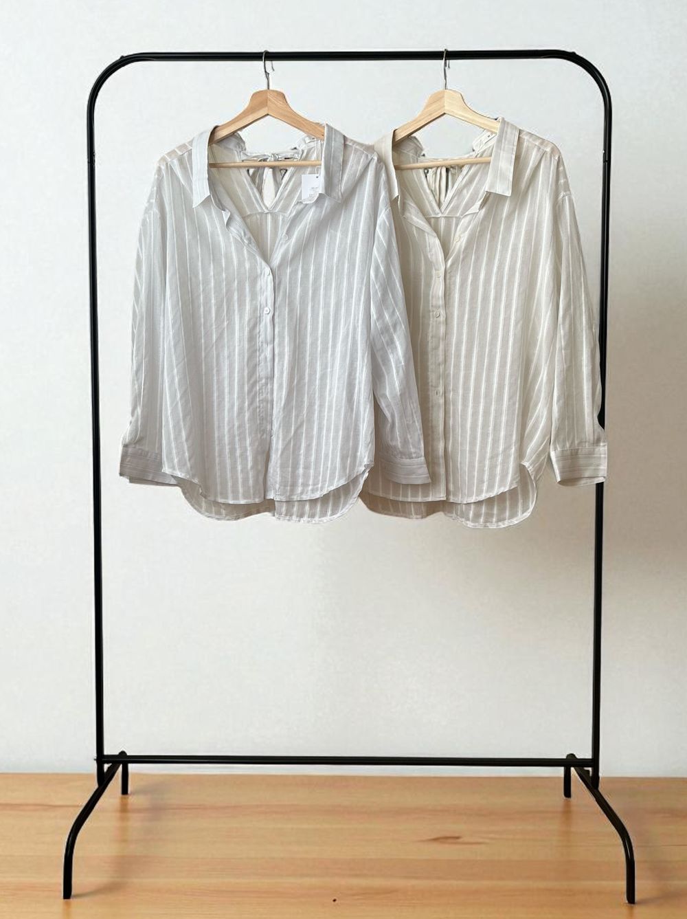 Back open ribbon シャイニーストライプシャツ