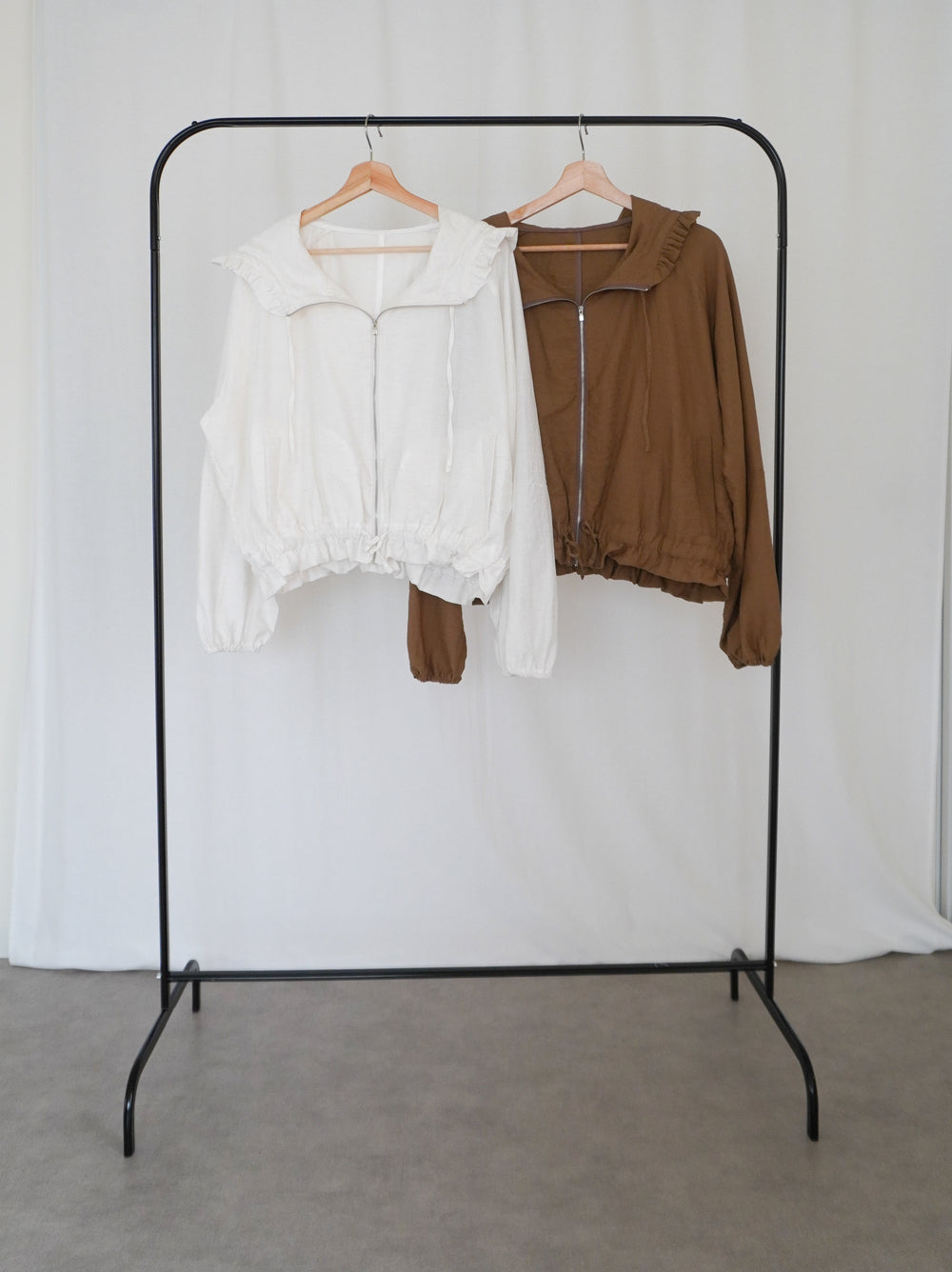 Drawstring zip-up フリルフーディージャケット