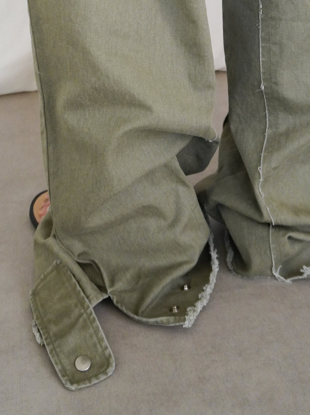 Hem cutoff ミリタリーワイドパンツ