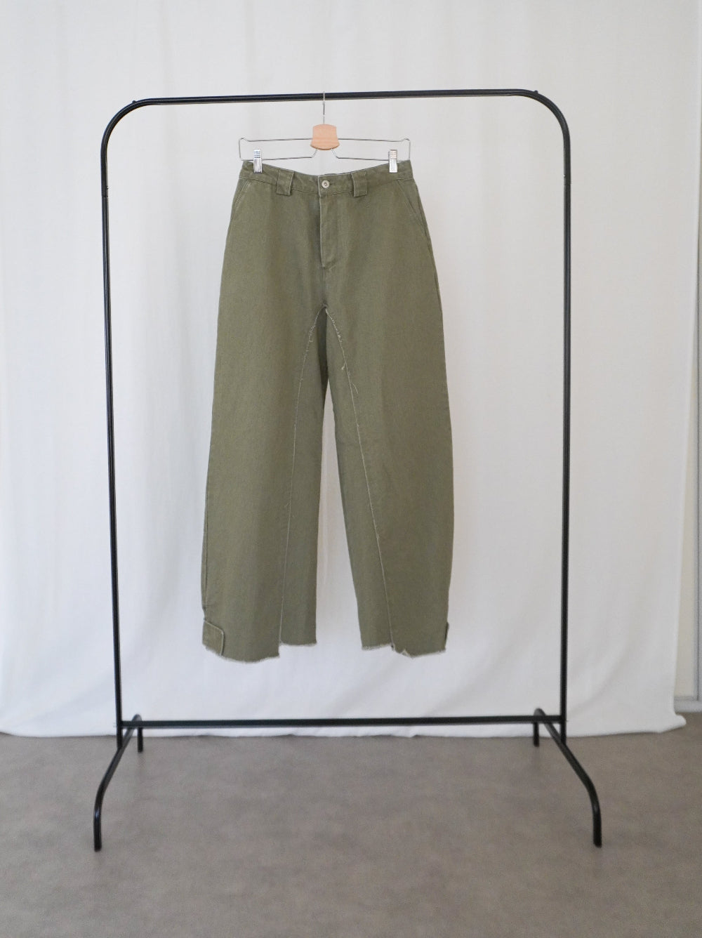 Hem cutoff ミリタリーワイドパンツ