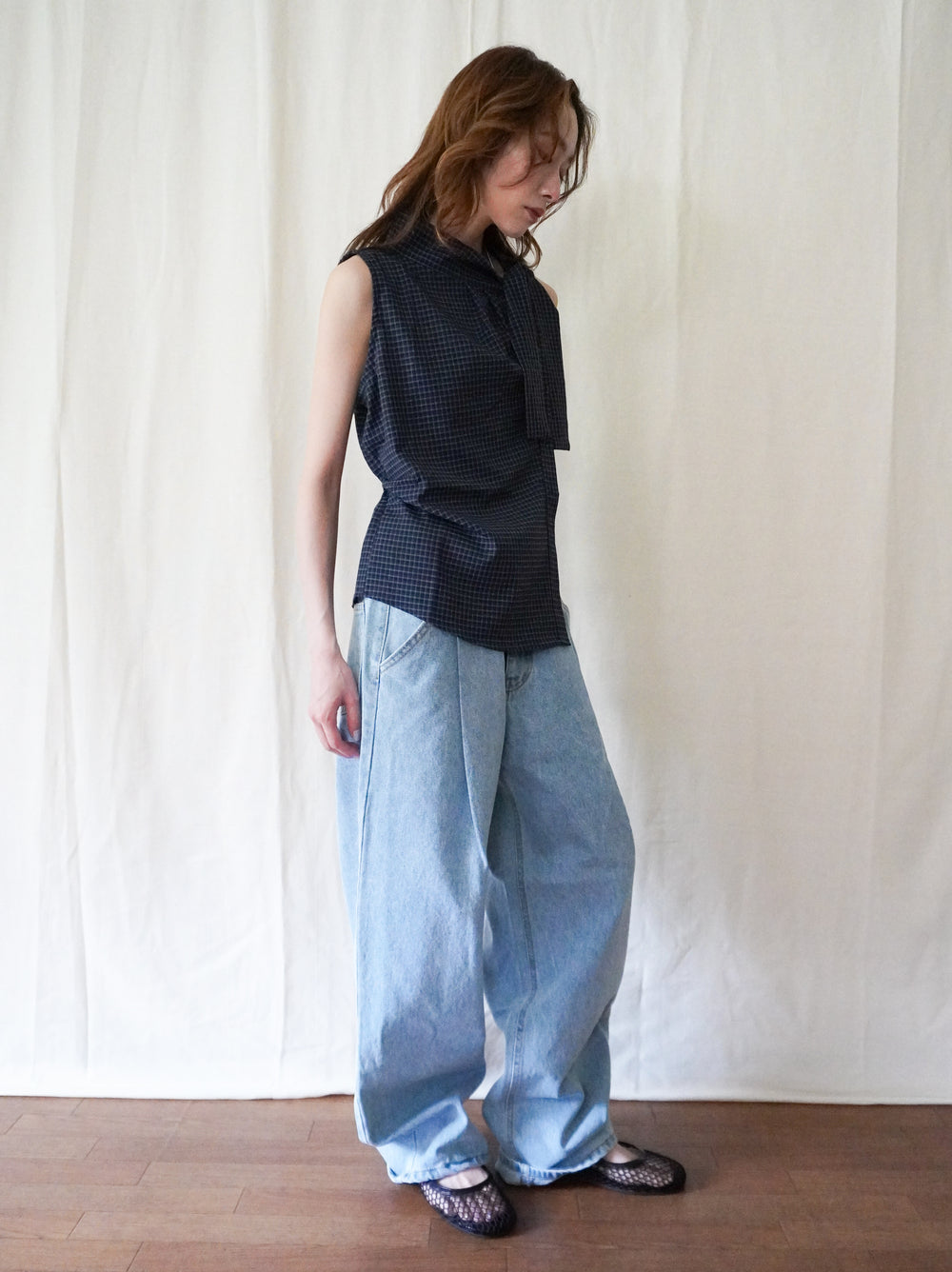 Soft curve タックデニムパンツ