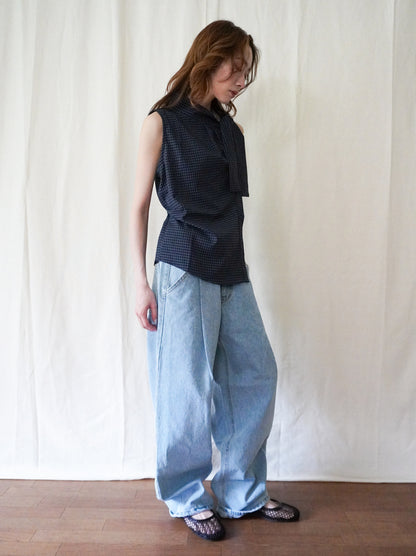 Soft curve タックデニムパンツ