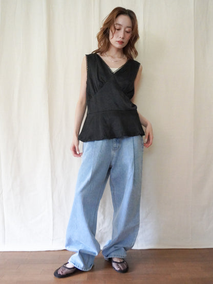 Soft curve タックデニムパンツ
