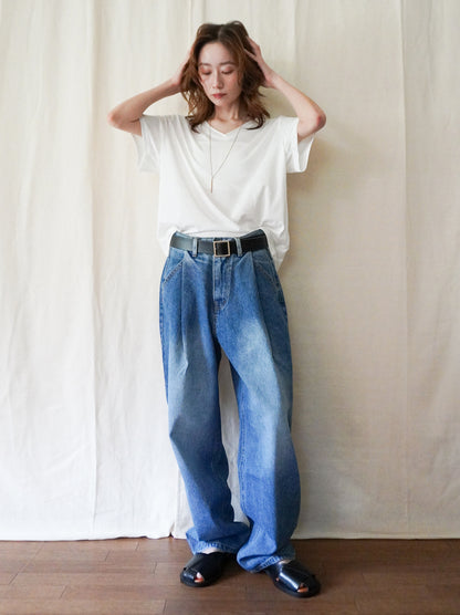 Soft curve タックデニムパンツ