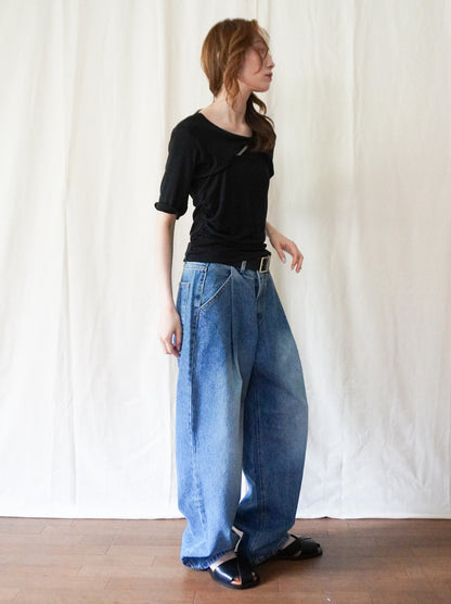 Soft curve タックデニムパンツ