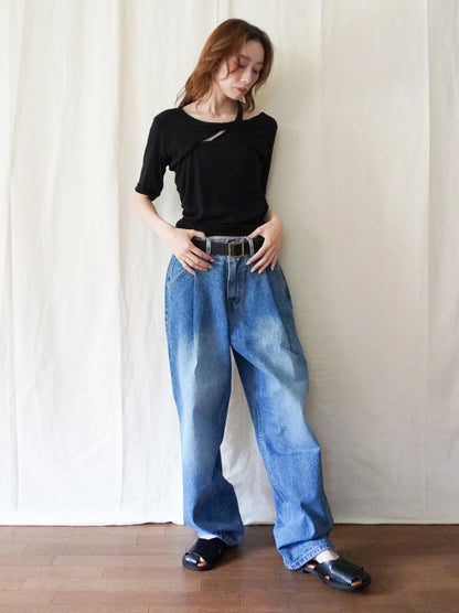 Soft curve タックデニムパンツ