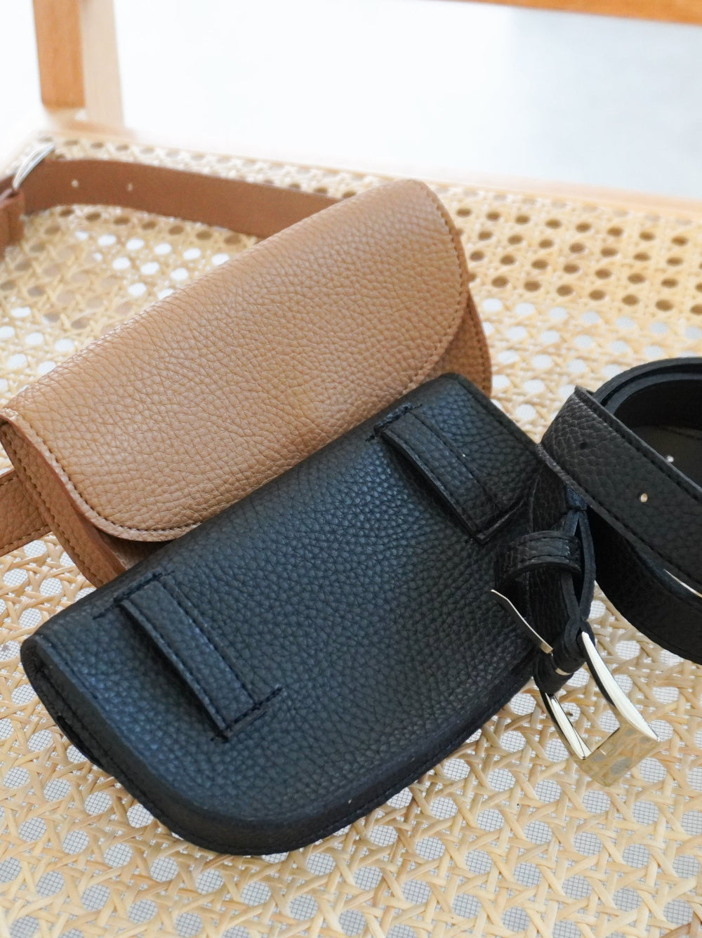 Rounded square フラップベルトポーチ