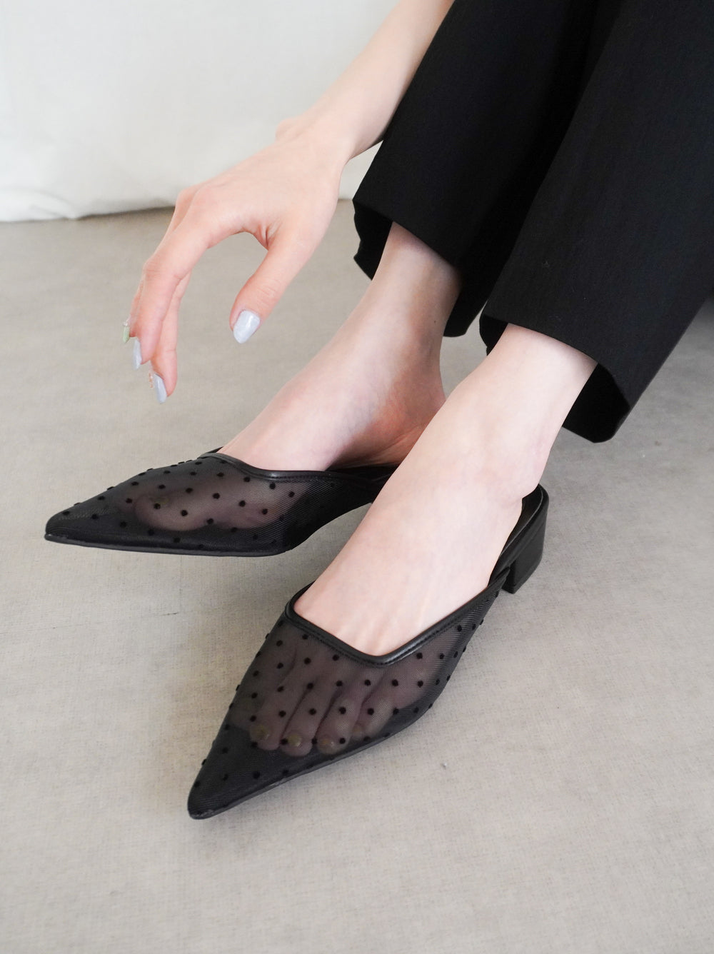 Dot tulle ポインテッドミュール