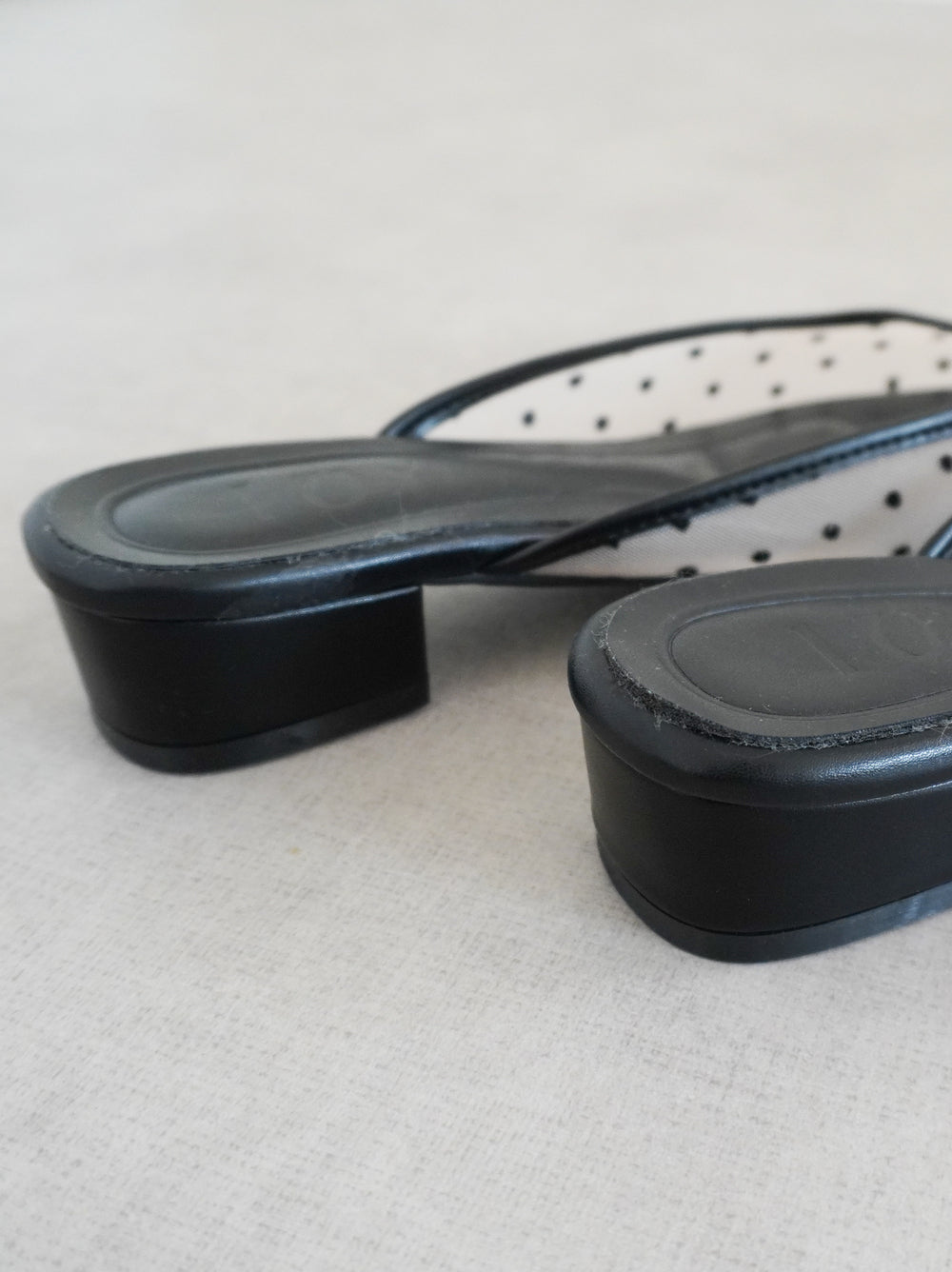 Dot tulle ポインテッドミュール