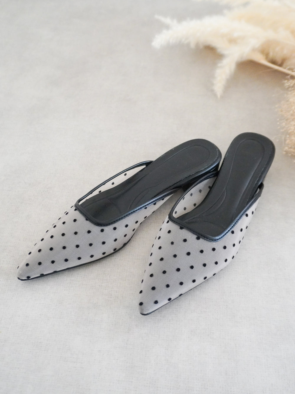 Dot tulle ポインテッドミュール