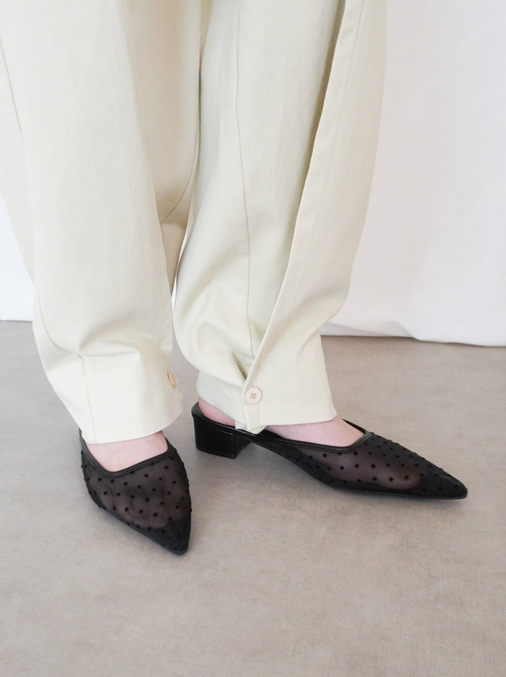 Dot tulle ポインテッドミュール