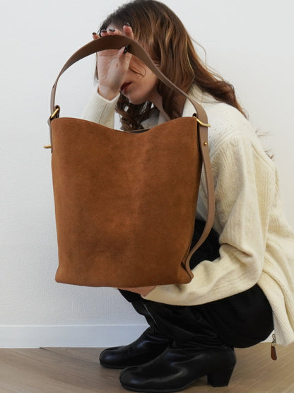 【受注販売・納期2週間】Velour touch ヌバックレザートートバッグ