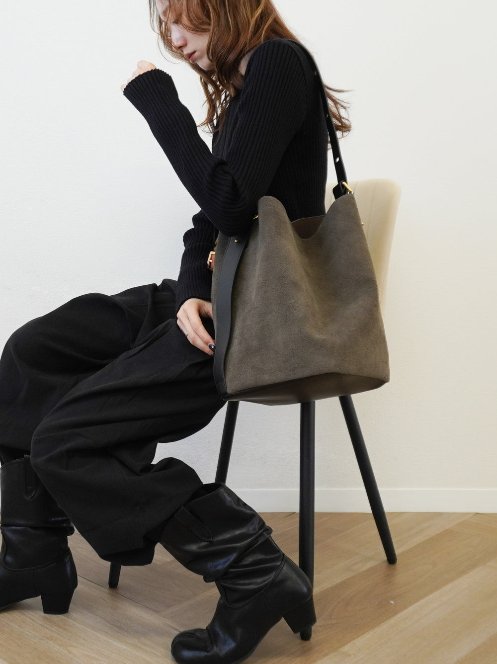 【受注販売・納期2週間】Velour touch ヌバックレザートートバッグ