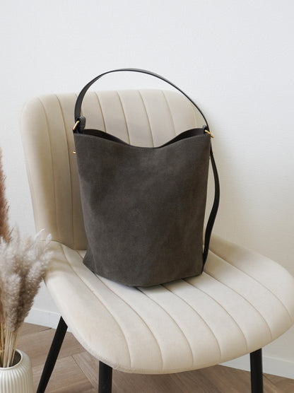 【受注販売・納期2週間】Velour touch ヌバックレザートートバッグ