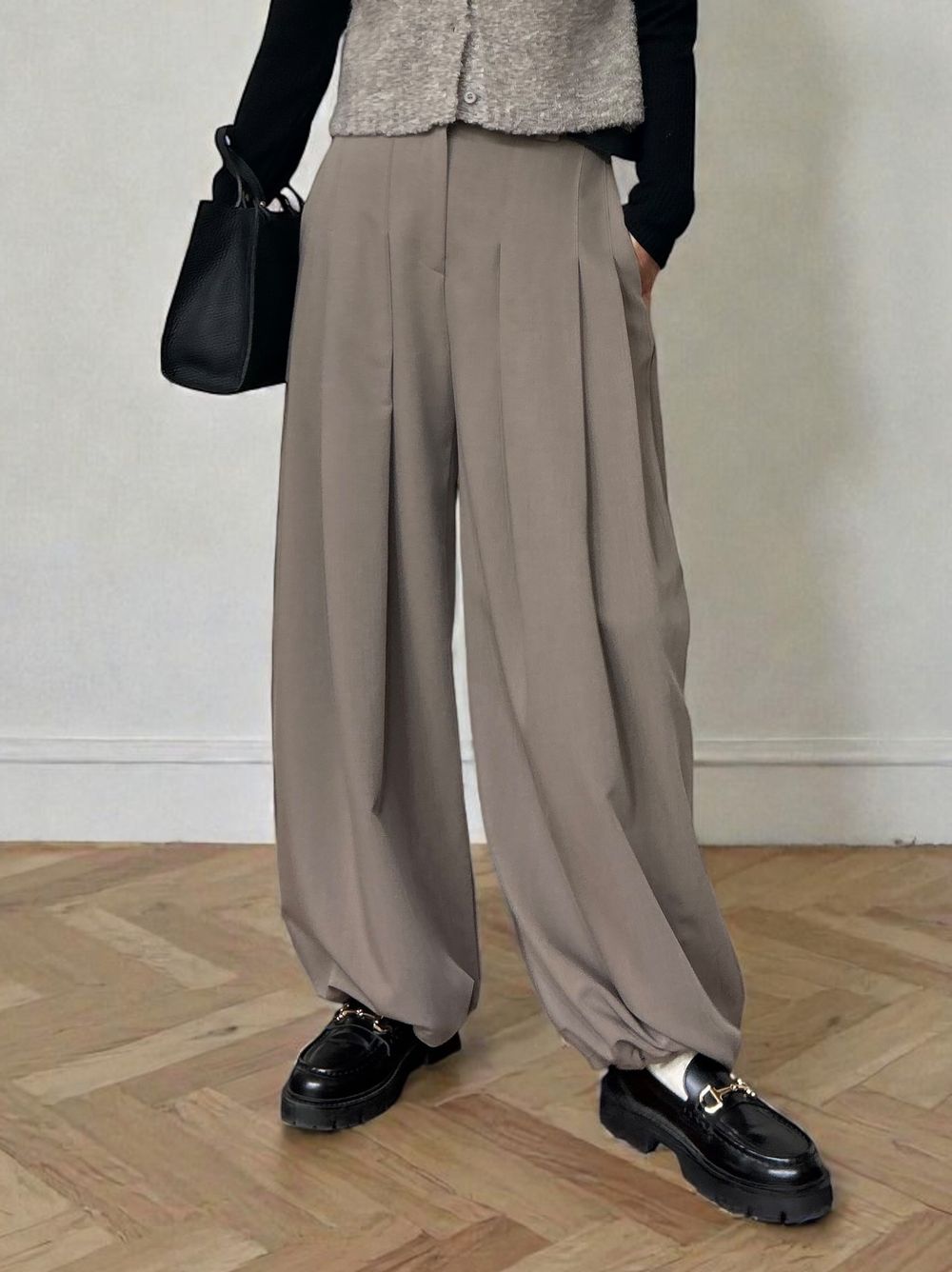 Hem drawstring タックボリュームパンツ