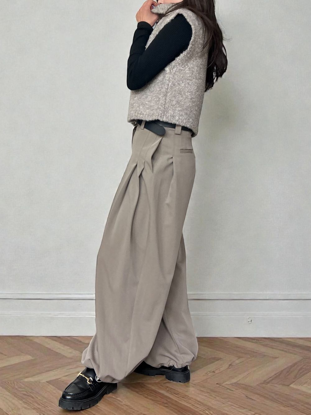 Hem drawstring タックボリュームパンツ