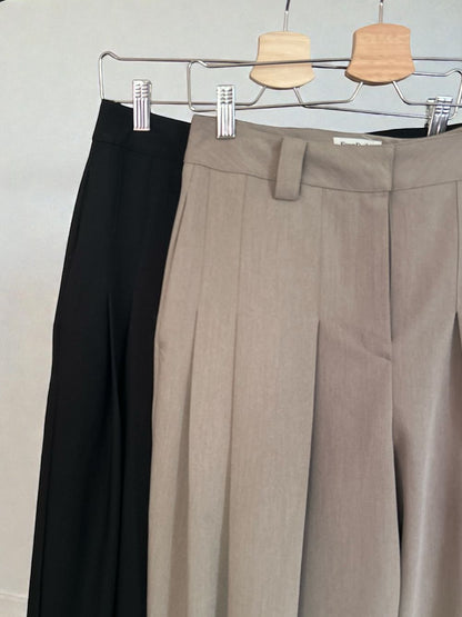 Hem drawstring タックボリュームパンツ