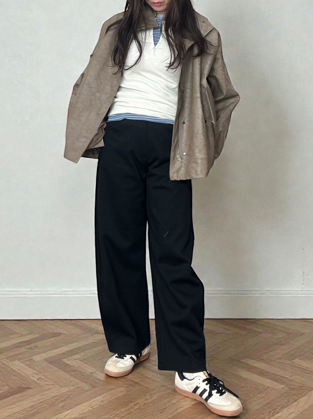 Eazy round ワイドストレートパンツ