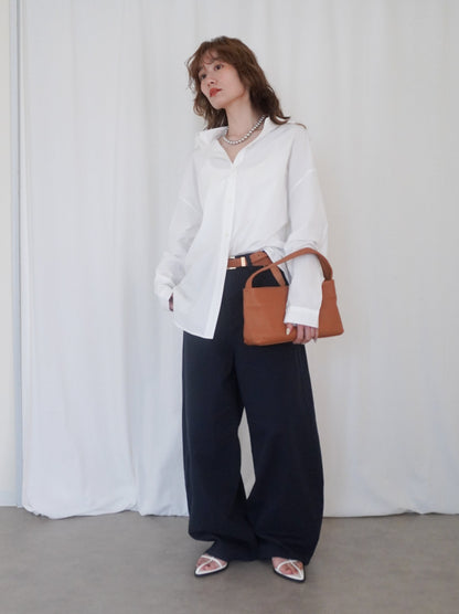 Natural curve barrel leg パンツ