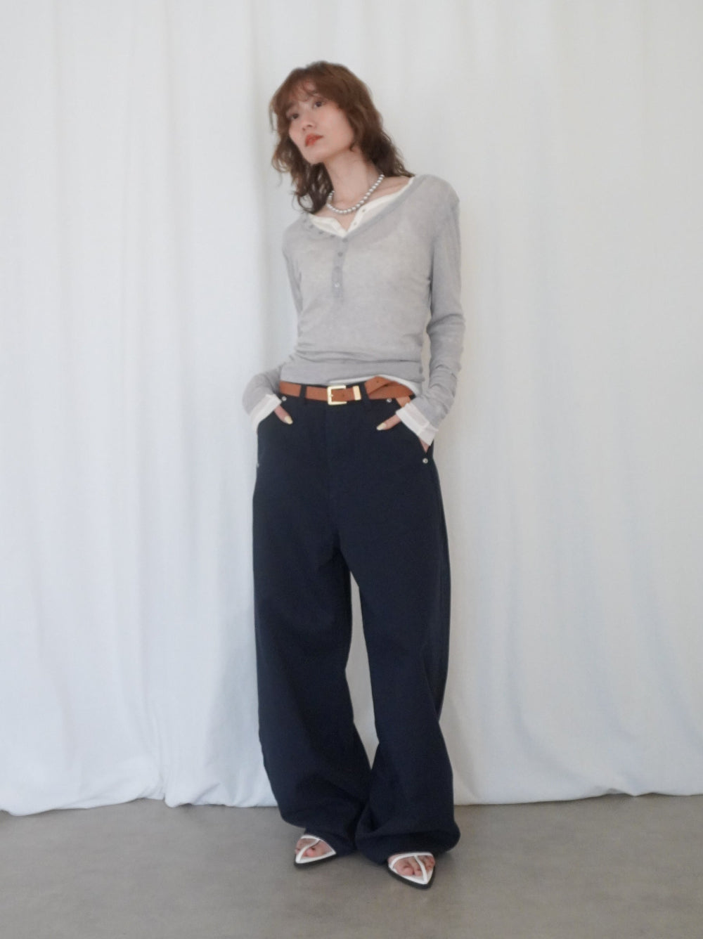 Natural curve barrel leg パンツ