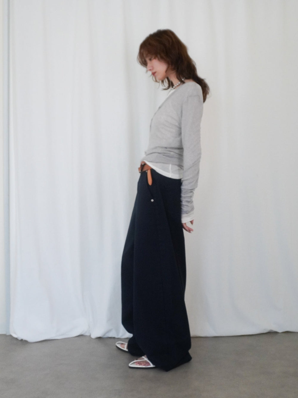 Natural curve barrel leg パンツ