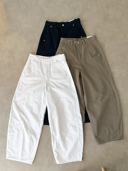 Natural curve barrel leg パンツ