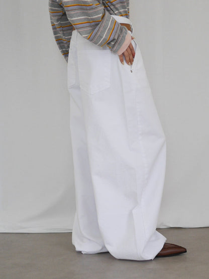 Natural curve barrel leg パンツ