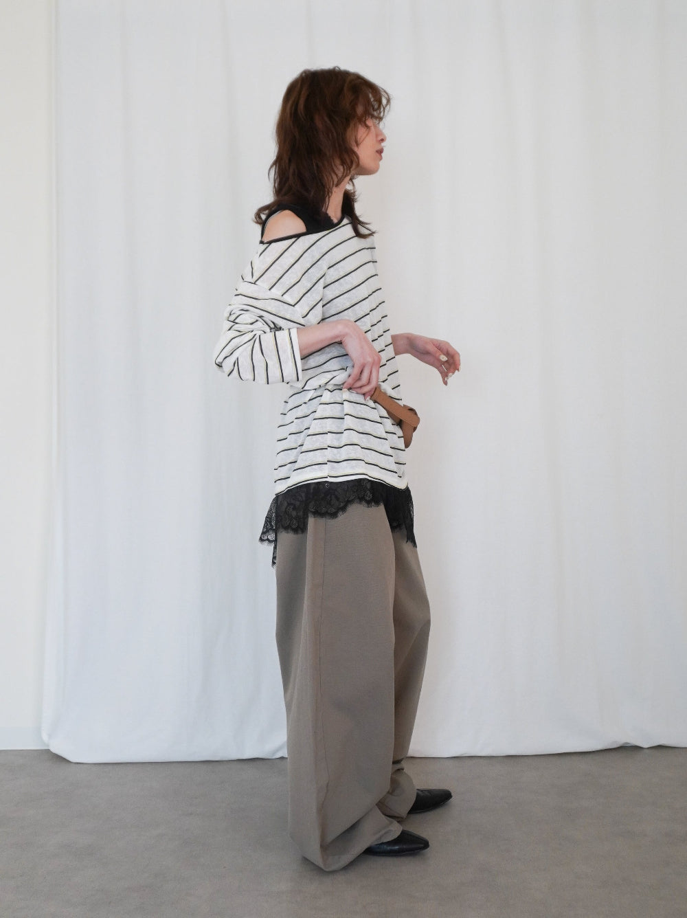 Natural curve barrel leg パンツ