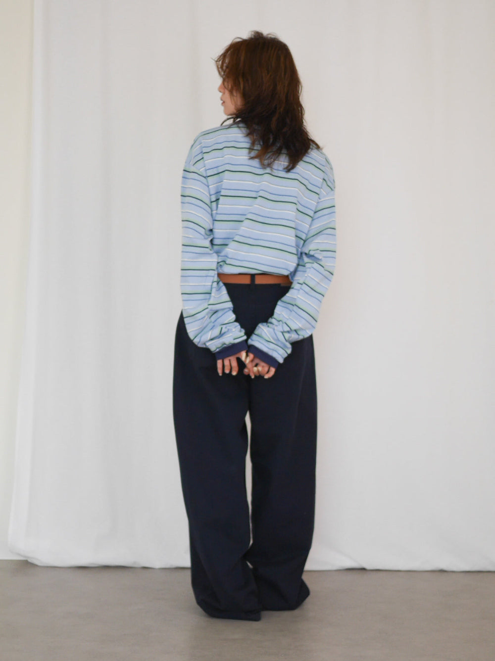 Natural curve barrel leg パンツ