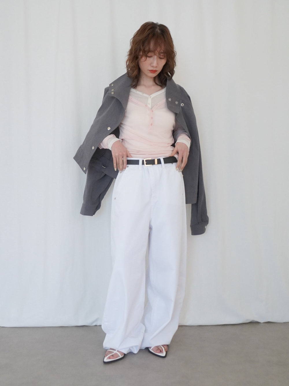 Natural curve barrel leg パンツ