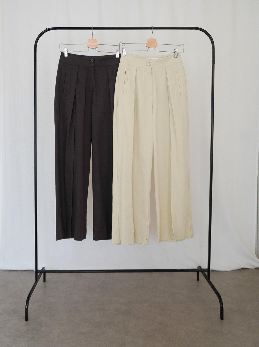 Adjustable hem 2WAYタックワイドパンツ