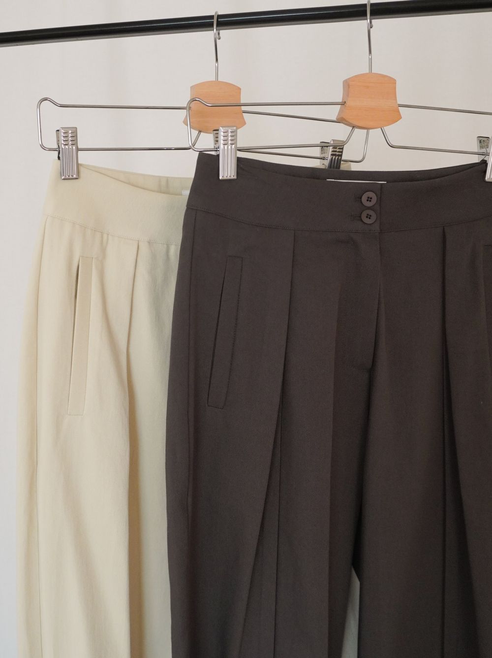 Adjustable hem 2WAYタックワイドパンツ