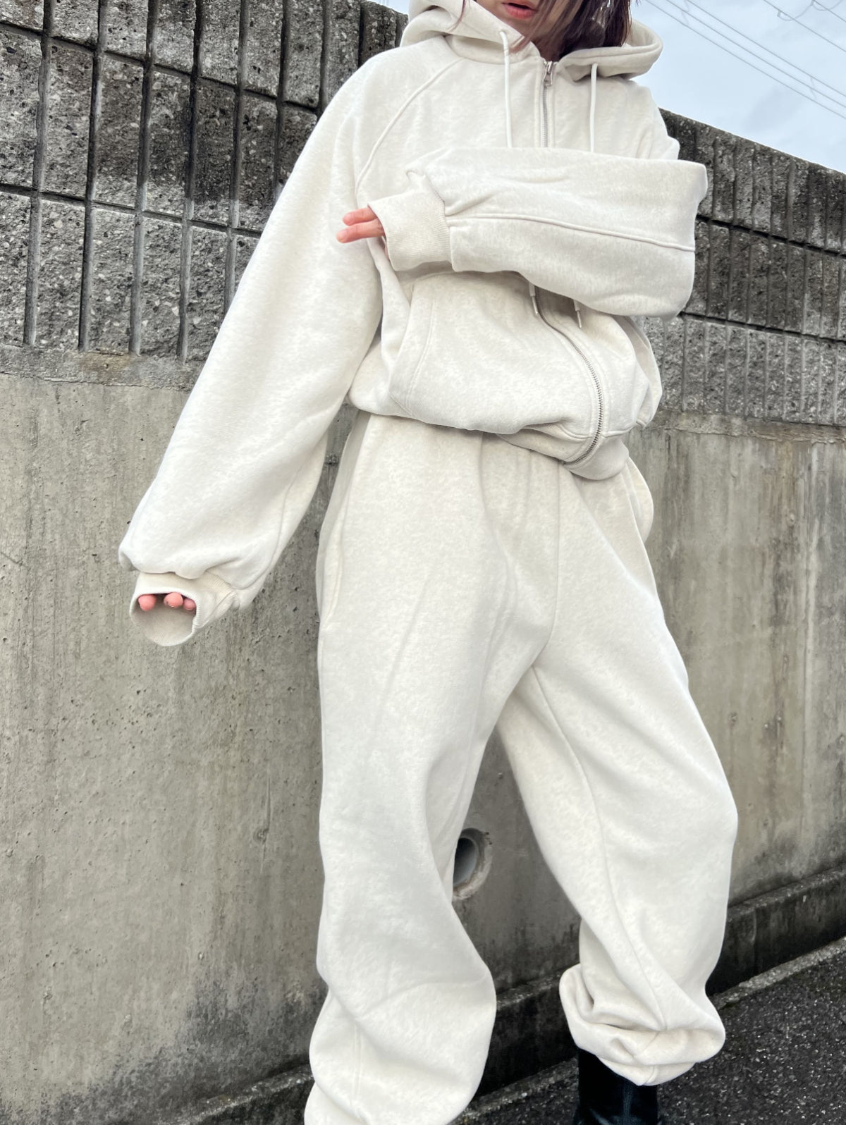 Thick Fabric ラグランスウェットパーカー